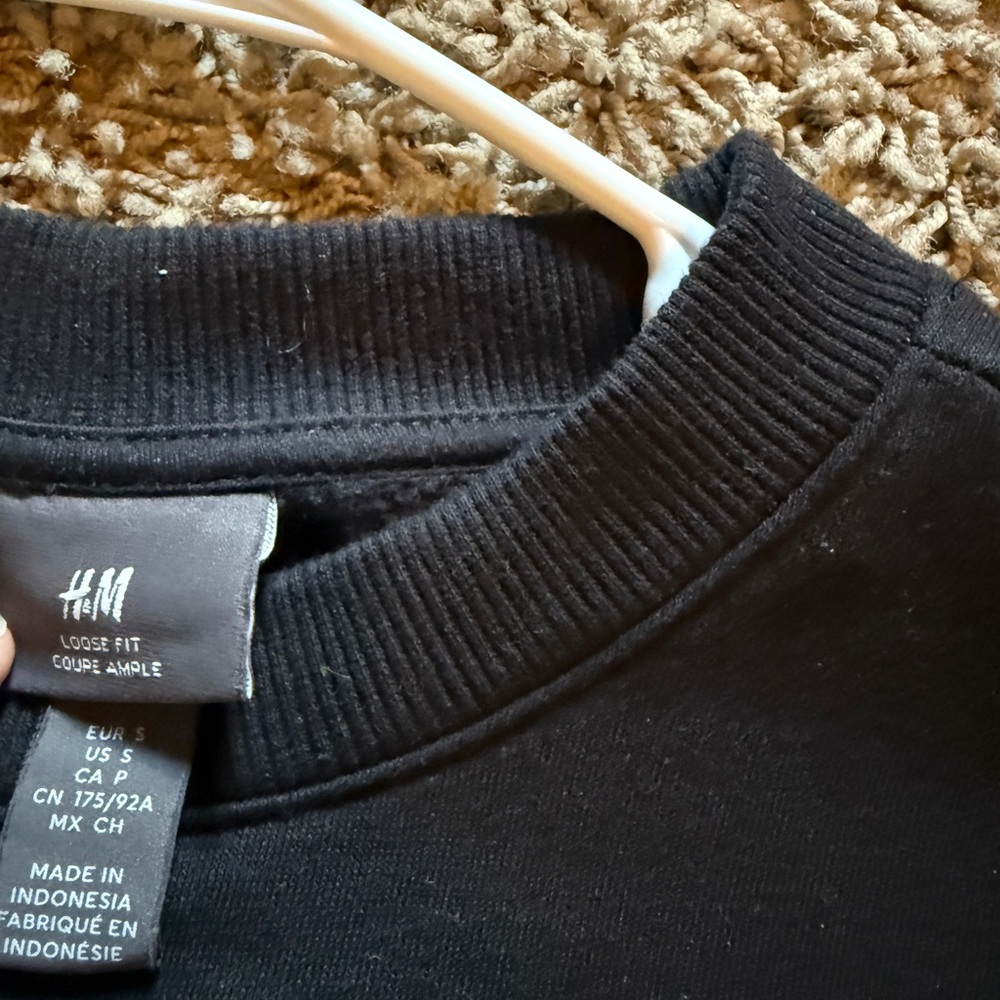 H&M Men's Classic Black Crewneck Sweater